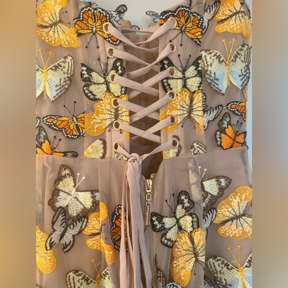 NWOT BRONX AND BANCO Bella 3D Butterfly Jasmine Off the Shoulder Gown - Picture 13 of 16